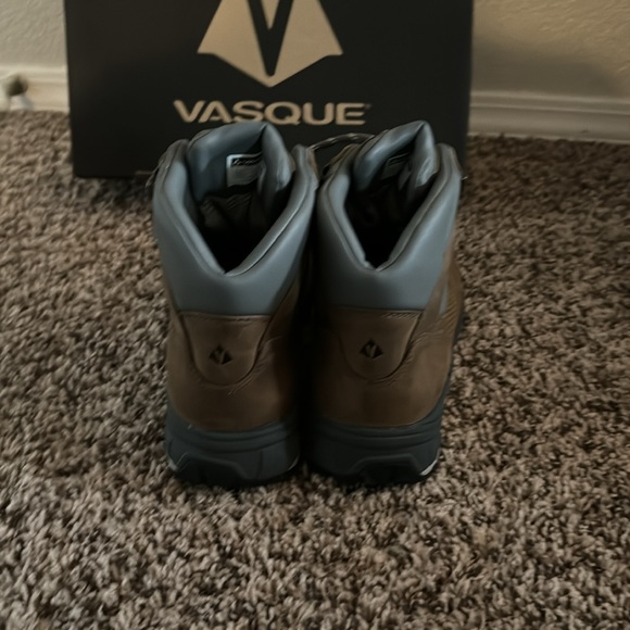 Vasque hiking boots - Picture 4 of 6